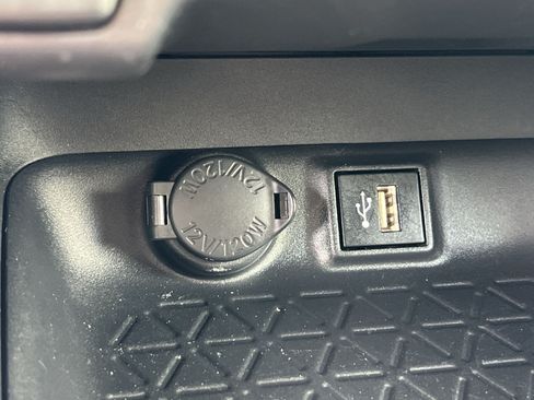 Used 2025 Toyota RAV4 XLE AWD/4WD image 29