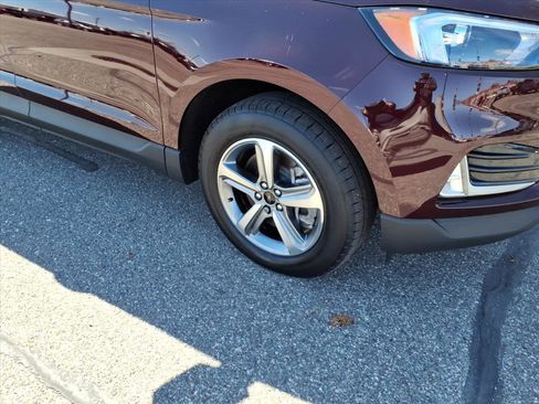 Used 2023 Ford Edge SEL w/ Convenience Package image 5