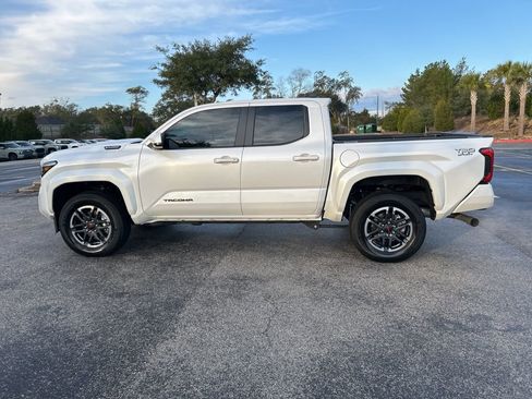 Used 2024 Toyota Tacoma TRD Sport image 8