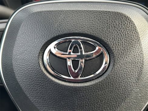 Used 2022 Toyota Corolla SE image 31