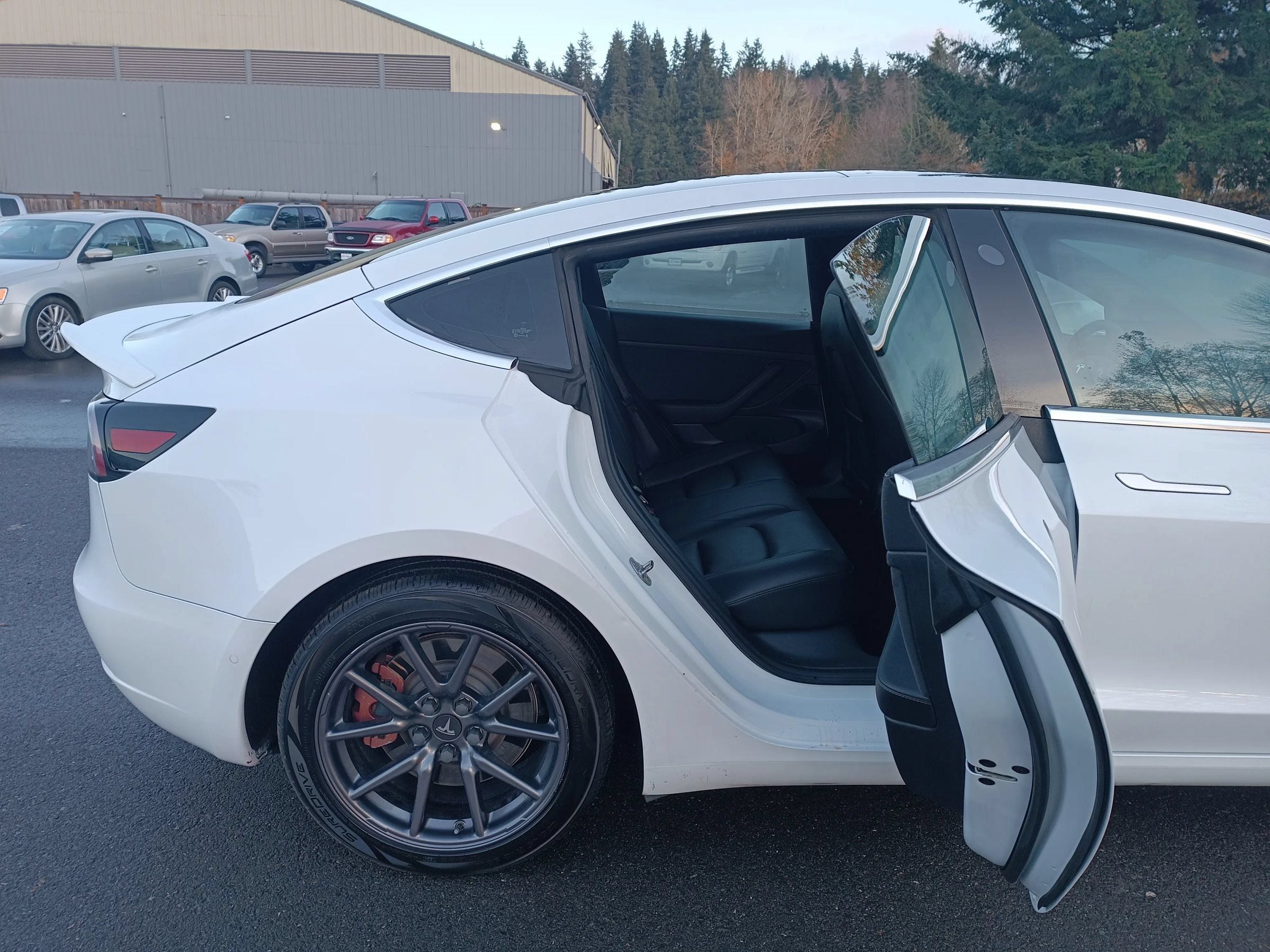 Used 2020 Tesla Model 3 Standard Range Plus RWD image 19