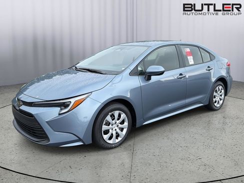 New 2026 Toyota Corolla LE FWD image 2