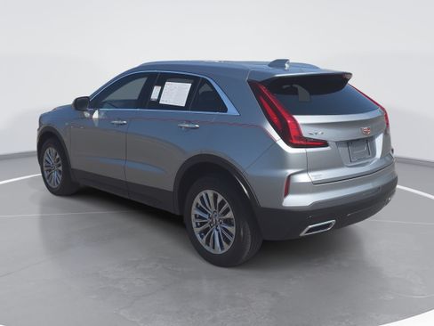 Used 2025 Cadillac XT4 Premium Luxury w/ Cold Weather Package FWD image 5