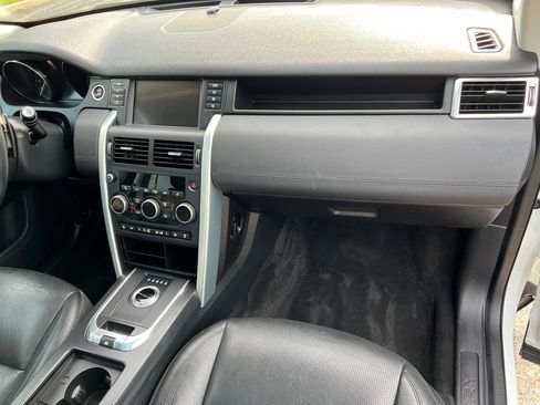 Used 2019 Land Rover Discovery Sport AWD/4WD image 35
