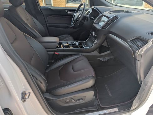 Used 2020 Ford Edge Titanium w/ Equipment Group 301A AWD/4WD image 31