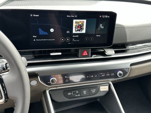 New 2026 Kia Carnival FWD image 15