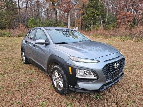 Used 2021 Hyundai Kona SE w/ Cargo Package image 2