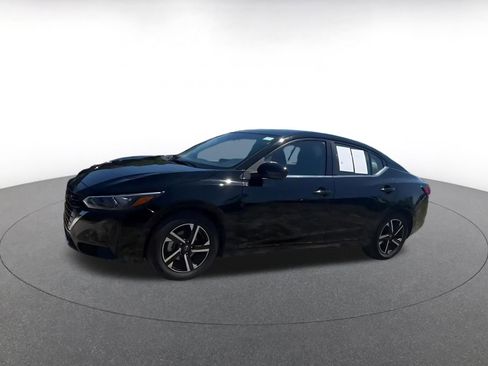 Used 2025 Nissan Sentra SV FWD image 8