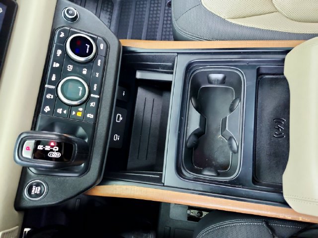 Used 2022 Land Rover Defender 110 X-Dynamic HSE AWD/4WD image 26