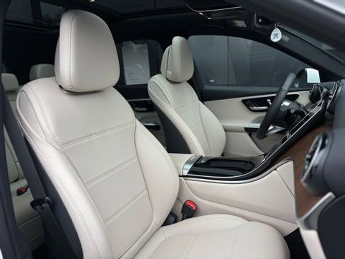 Used 2026 Mercedes-Benz GLC 300 GLC 300 image 46