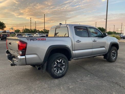 Used 2019 Toyota Tacoma TRD Off-Road image 5
