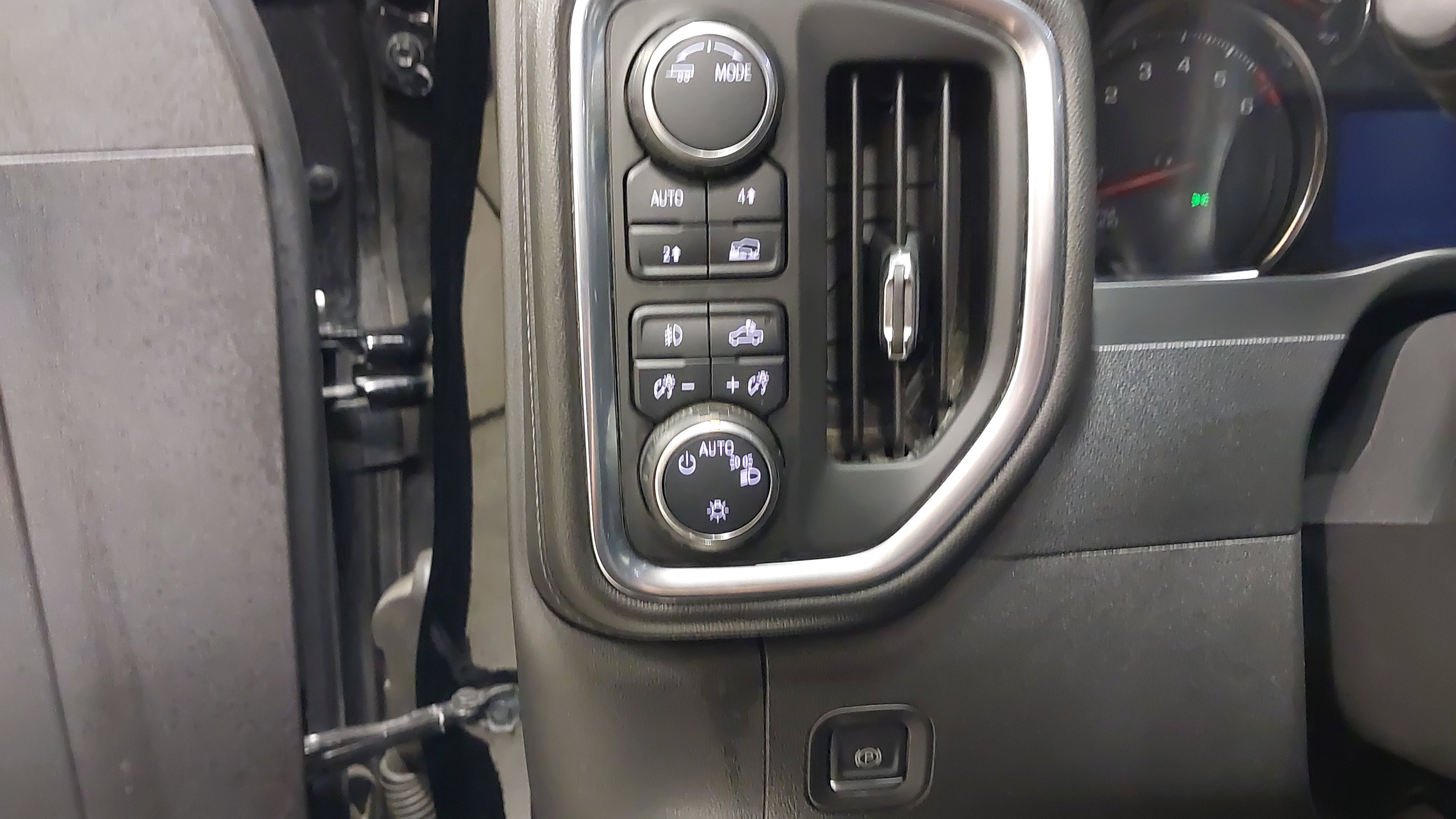 Used 2020 Chevrolet Silverado 1500 RST w/ All-Star Edition AWD/4WD image 22