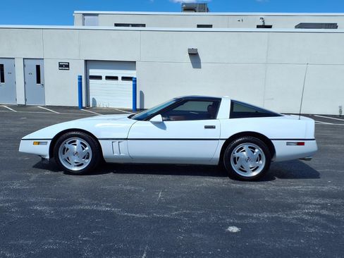 Used 1990 Chevrolet Corvette Coupe RWD image 8