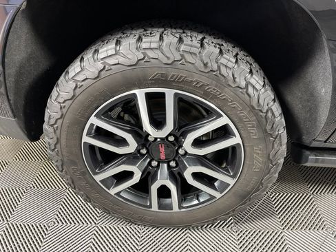 Certified 2022 GMC Yukon AT4 w/ Max Trailering Package AWD/4WD image 17
