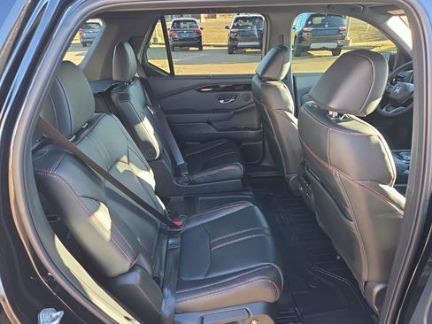 New 2025 Honda Pilot TrailSport image 19