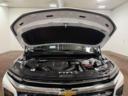 Used 2026 Chevrolet Traverse LT AWD/4WD image 19