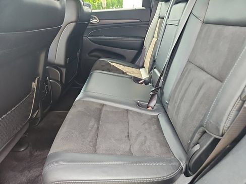 Used 2019 Jeep Grand Cherokee Laredo w/ Laredo X Package RWD image 26
