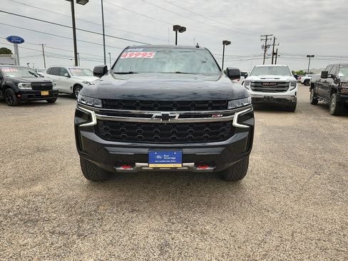 Used 2022 Chevrolet Tahoe Z71 w/ Luxury Package AWD/4WD image 2