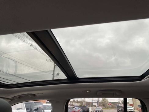 Used 2023 Jeep Grand Cherokee Limited image 12