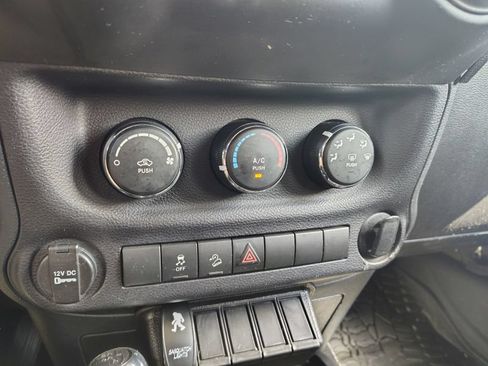 Used 2015 Jeep Wrangler Unlimited Sport AWD/4WD image 15