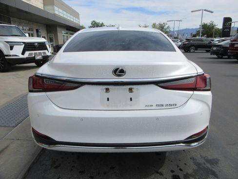 Used 2021 Lexus ES 250 w/ Premium Package AWD/4WD image 7