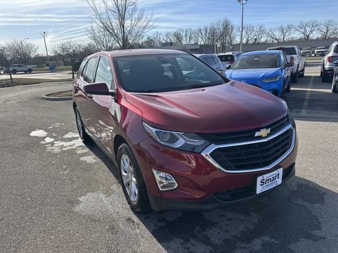 Used 2020 Chevrolet Equinox LT image 2