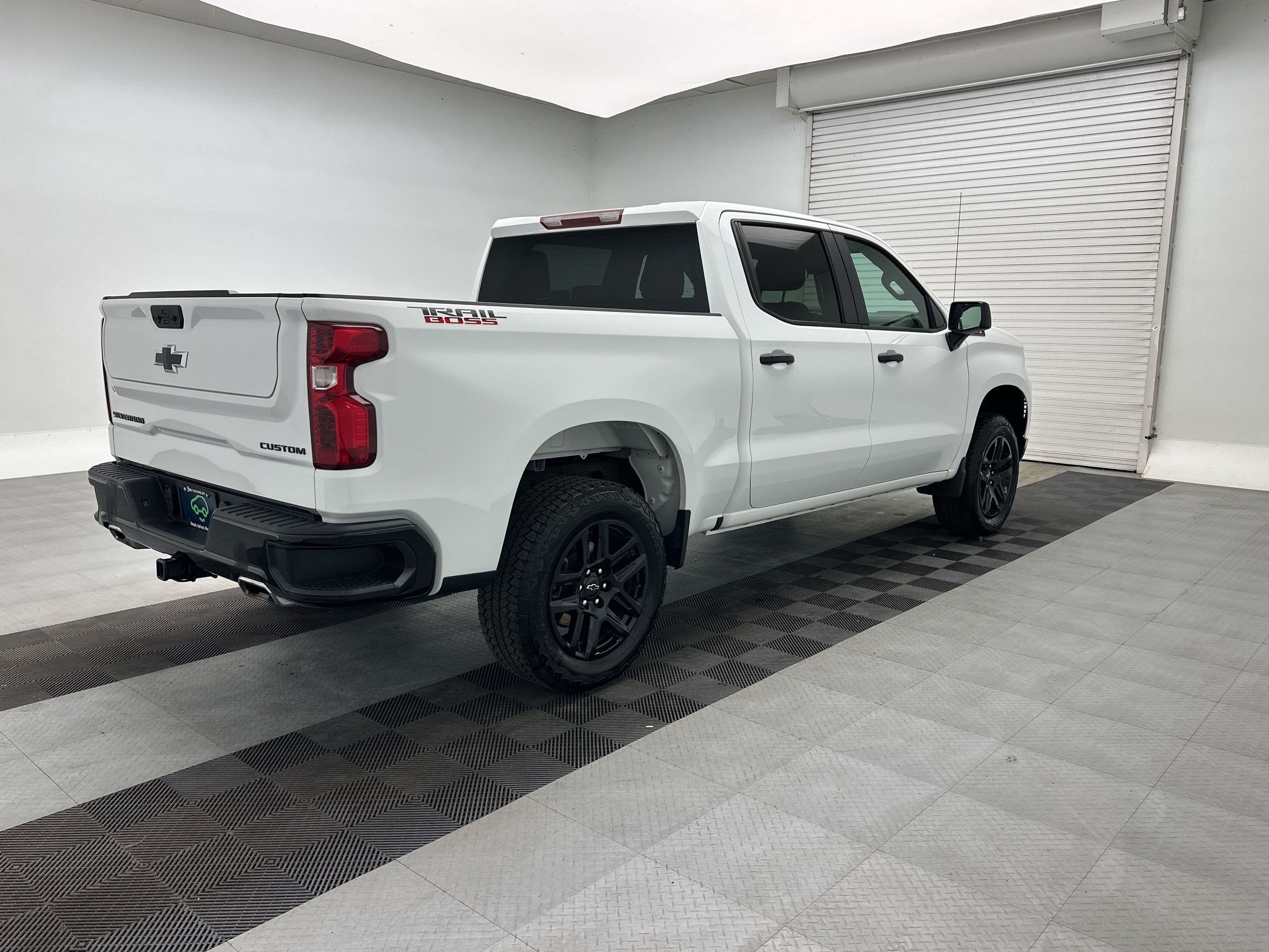 Certified 2026 Chevrolet Silverado 1500 Custom Trail Boss w/ LPO, Dark Essentials Package AWD/4WD image 9