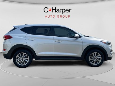 Used 2017 Hyundai Tucson SE w/ Cargo Package FWD image 2