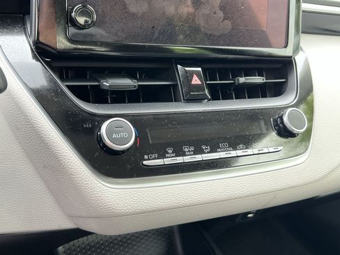 Used 2023 Toyota Corolla LE w/ LE Convenience Package FWD image 16