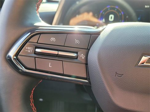 Used 2025 Chevrolet Equinox RS image 26