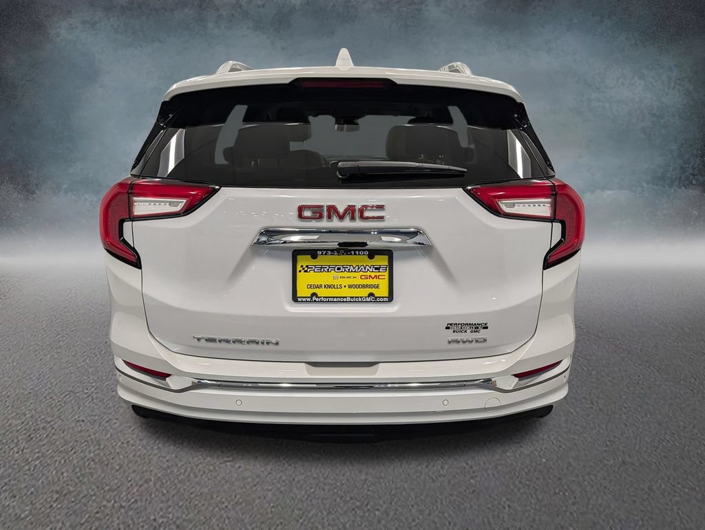 Used 2023 GMC Terrain Denali w/ Denali Premium Package AWD/4WD image 5