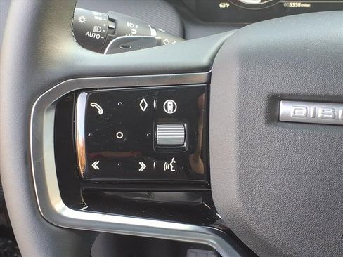 New 2025 Land Rover Discovery Sport Dynamic SE image 17