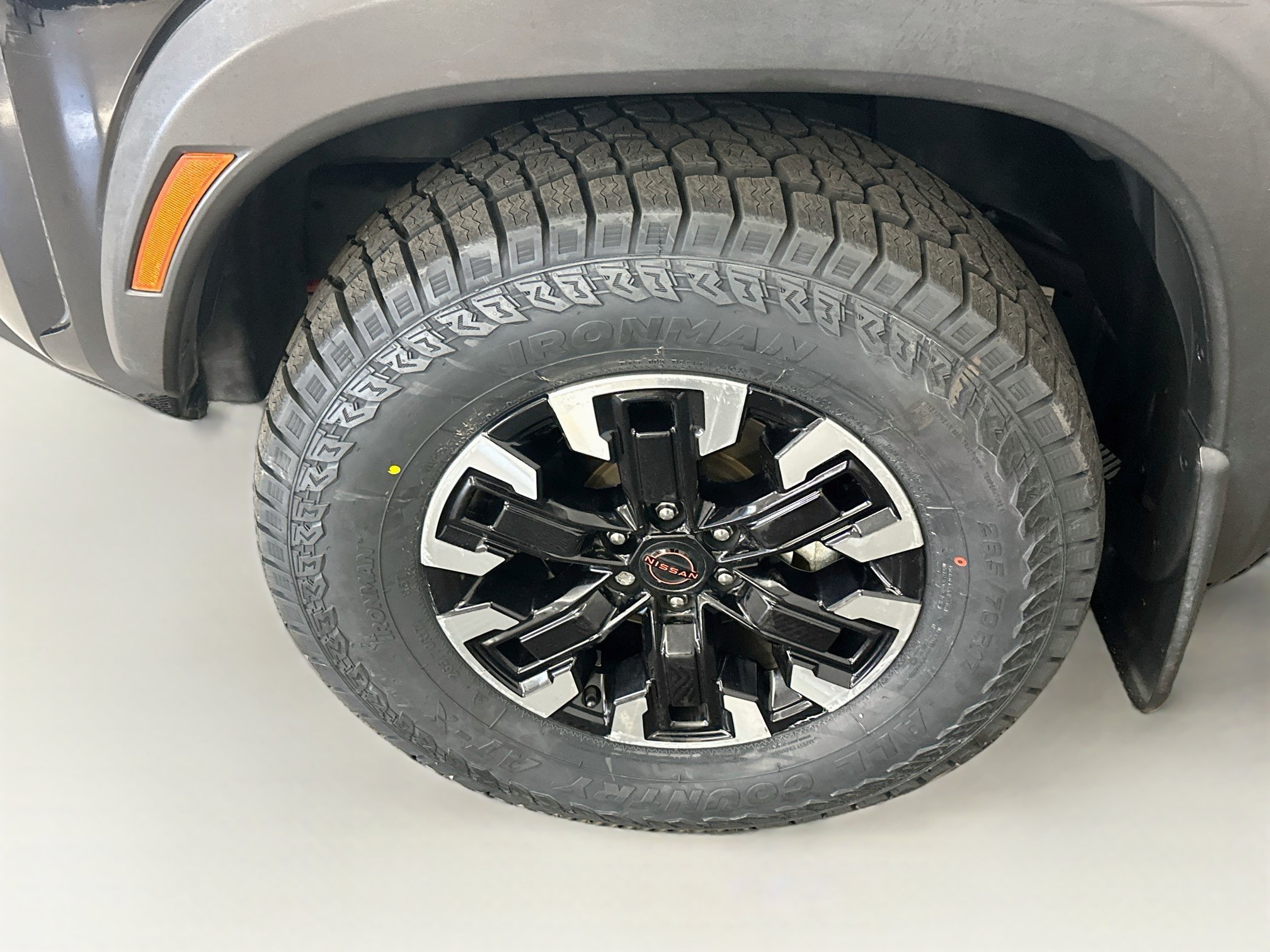 Used 2023 Nissan Frontier PRO-4X w/ Pro Convenience Package AWD/4WD image 11