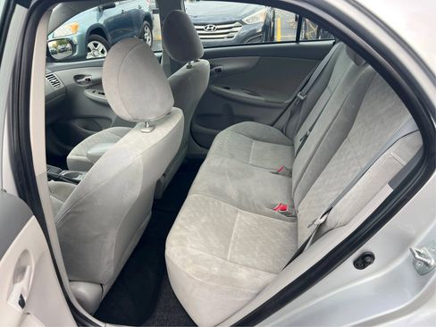 Used 2009 Toyota Corolla Sedan 4D image 11