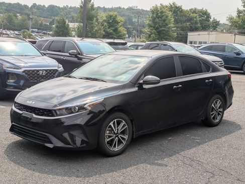 Used 2024 Kia Forte LXS FWD image 5