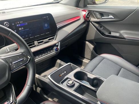 Used 2025 Chevrolet Equinox RS w/ Safety and Technology Package FWD image 24