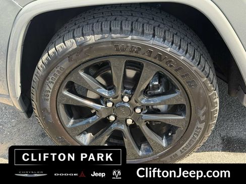 Certified 2019 Jeep Grand Cherokee Altitude AWD/4WD image 34