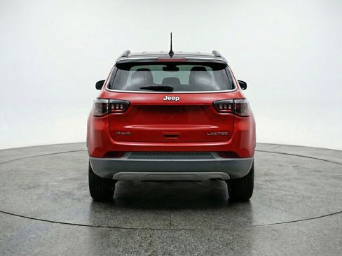 Used 2025 Jeep Compass Trailhawk AWD/4WD image 7