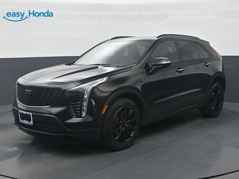 Used 2023 Cadillac XT4 Premium Luxury w/ Enhanced Visibility Package FWD image 3