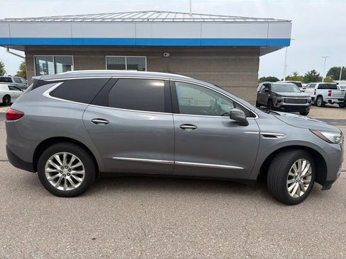 Used 2020 Buick Enclave Premium w/ Sun and Sites Package AWD/4WD image 11