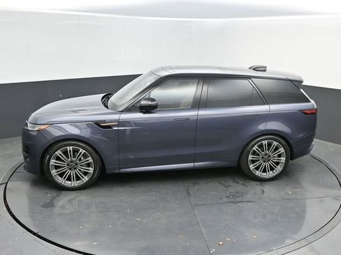 Used 2025 Land Rover Range Rover Sport Dynamic SE image 27
