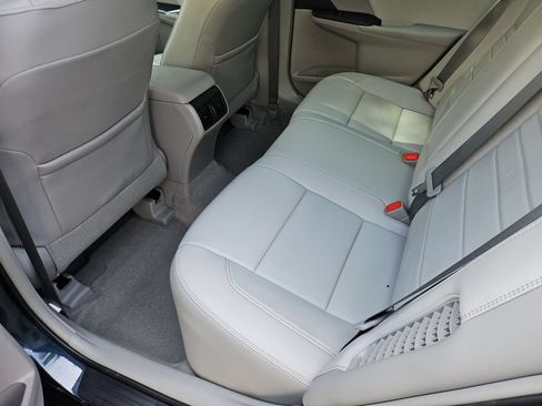Used 2015 Toyota Camry XLE FWD image 31