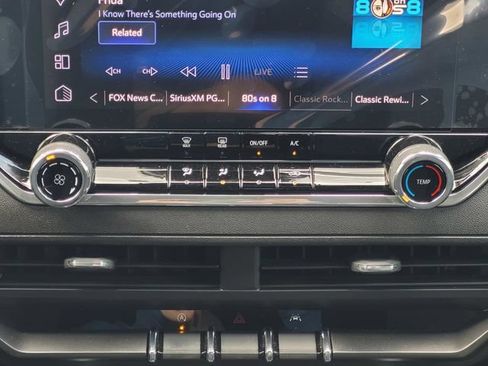 Used 2024 Chevrolet Colorado Trail Boss w/ Technology Package AWD/4WD image 16