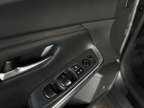 Used 2023 Nissan Sentra SR w/ SR Premium Package FWD image 25