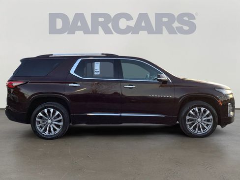 Used 2022 Chevrolet Traverse Premier FWD image 3