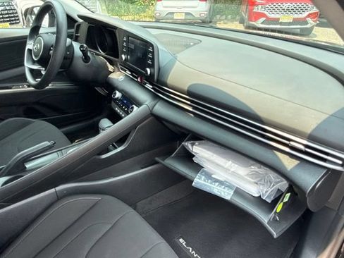 Used 2023 Hyundai Elantra SEL FWD image 26