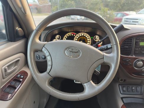 Used 2007 Toyota Sequoia Limited image 18