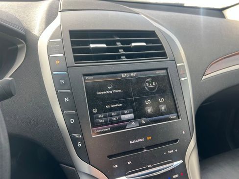 Used 2014 Lincoln MKZ FWD image 29