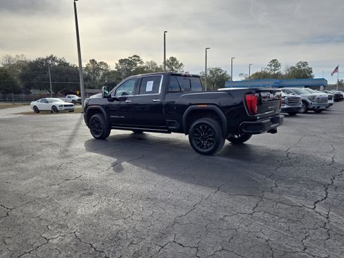 Used 2021 GMC Sierra 2500 Denali w/ Denali Black Diamond Edition image 5
