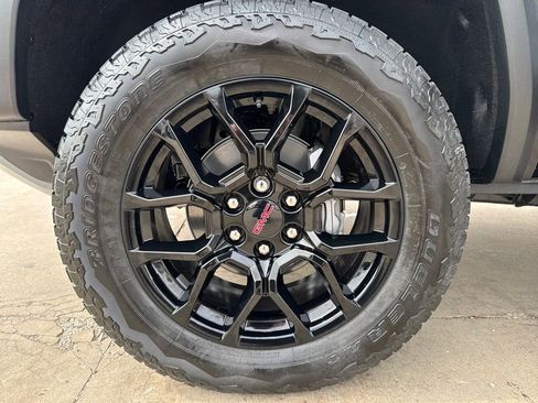 New 2026 GMC Canyon Denali w/ LPO, Denali Black Edition image 16